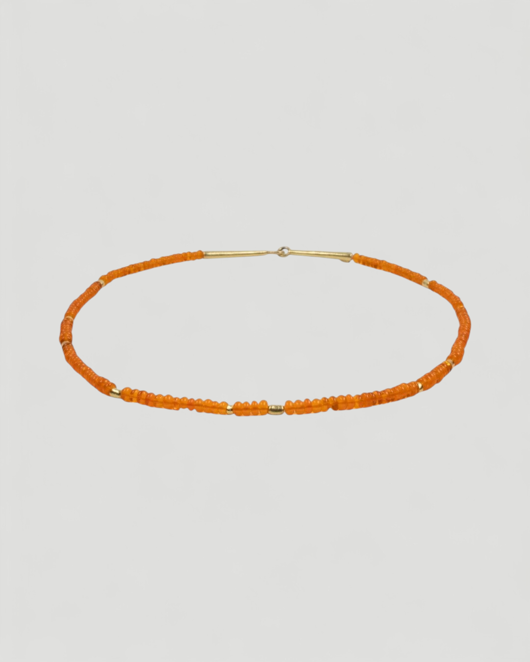 Edelsteinkette aus orangefarbenem Feueropal mit 750er Goldelementen und Hakenverschluss - Goldschmiede Krack