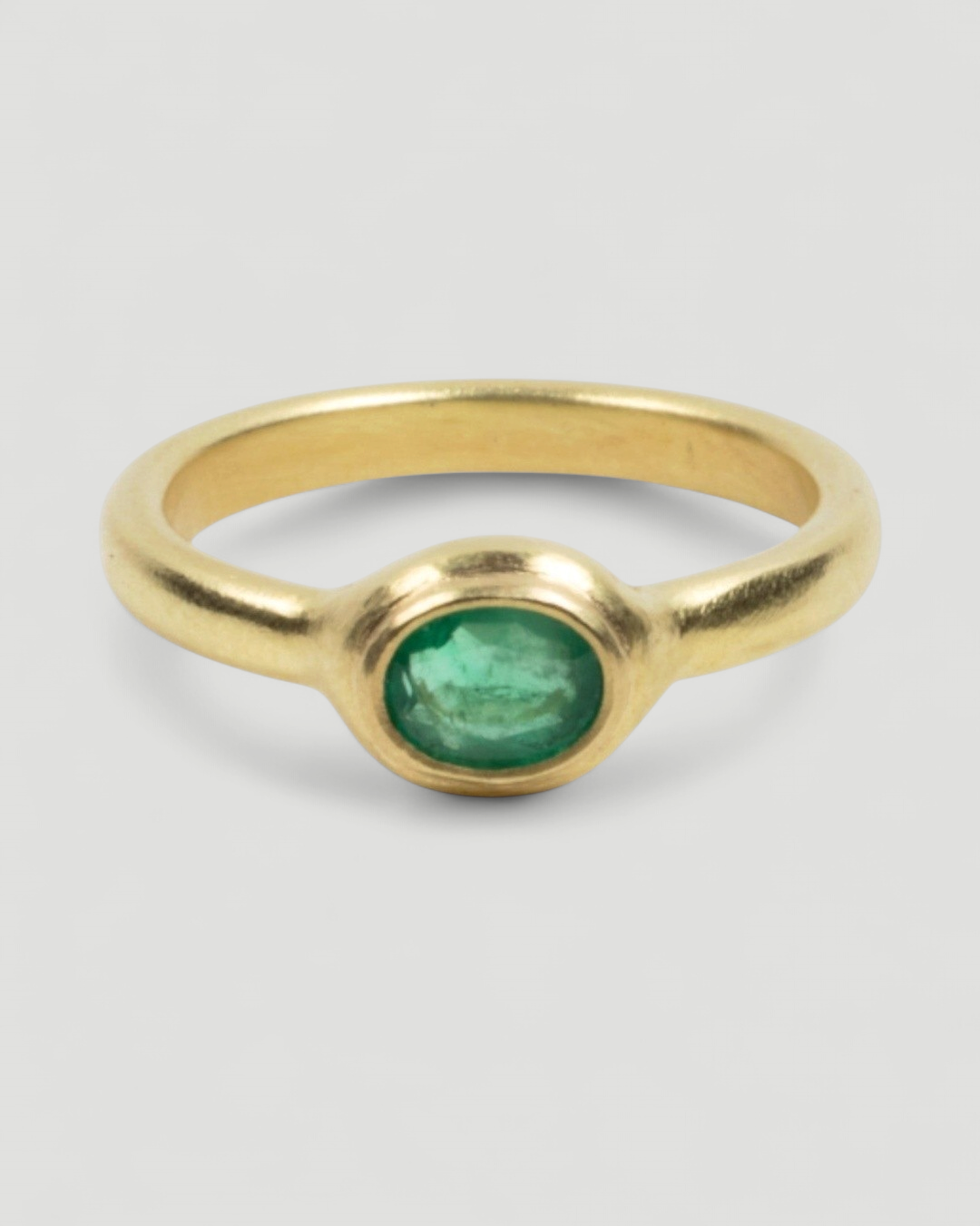 Zierlicher 750 Goldring mit Smaragd (0,52 ct) - Goldschmiede Krack
