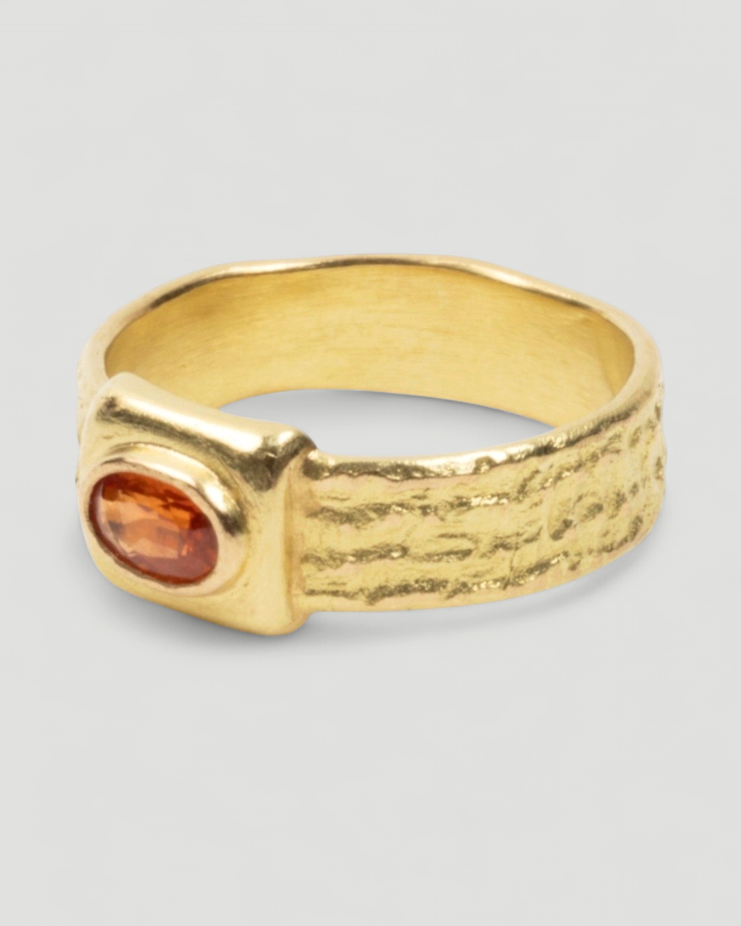 Strukturierter 750 Goldring mit orangen Saphir (0.45 ct) - Goldschmiede Krack