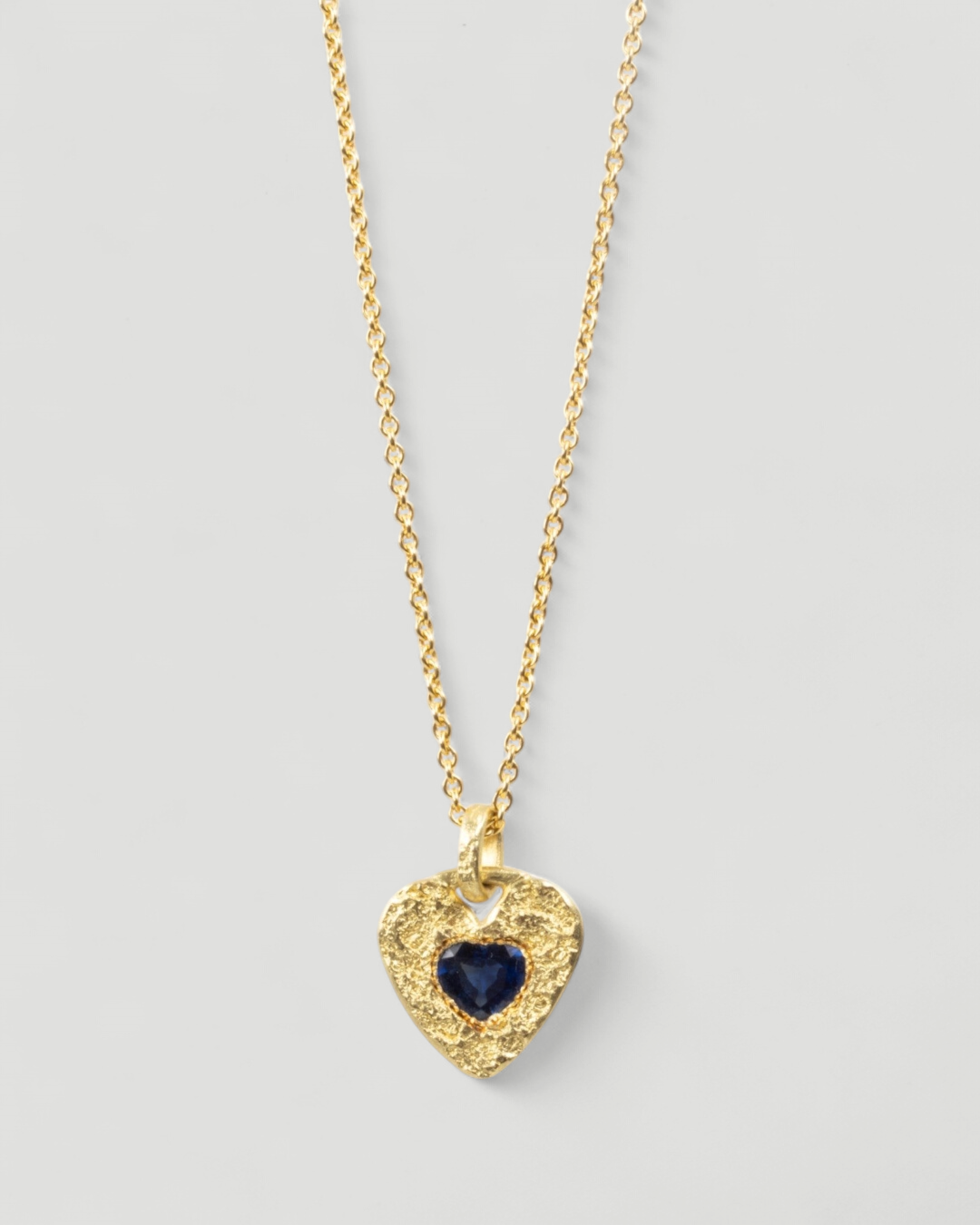 750 Gold-Herzanhänger mit blauem Saphir (0.81 ct) mit 750 Goldkette - Goldschmiede Krack