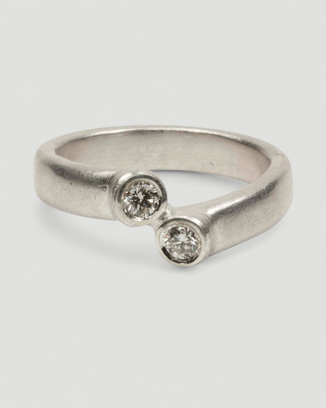 925 Silberring mit zwei weißen Brillanten (0.29 ct) - Goldschmiede Krack