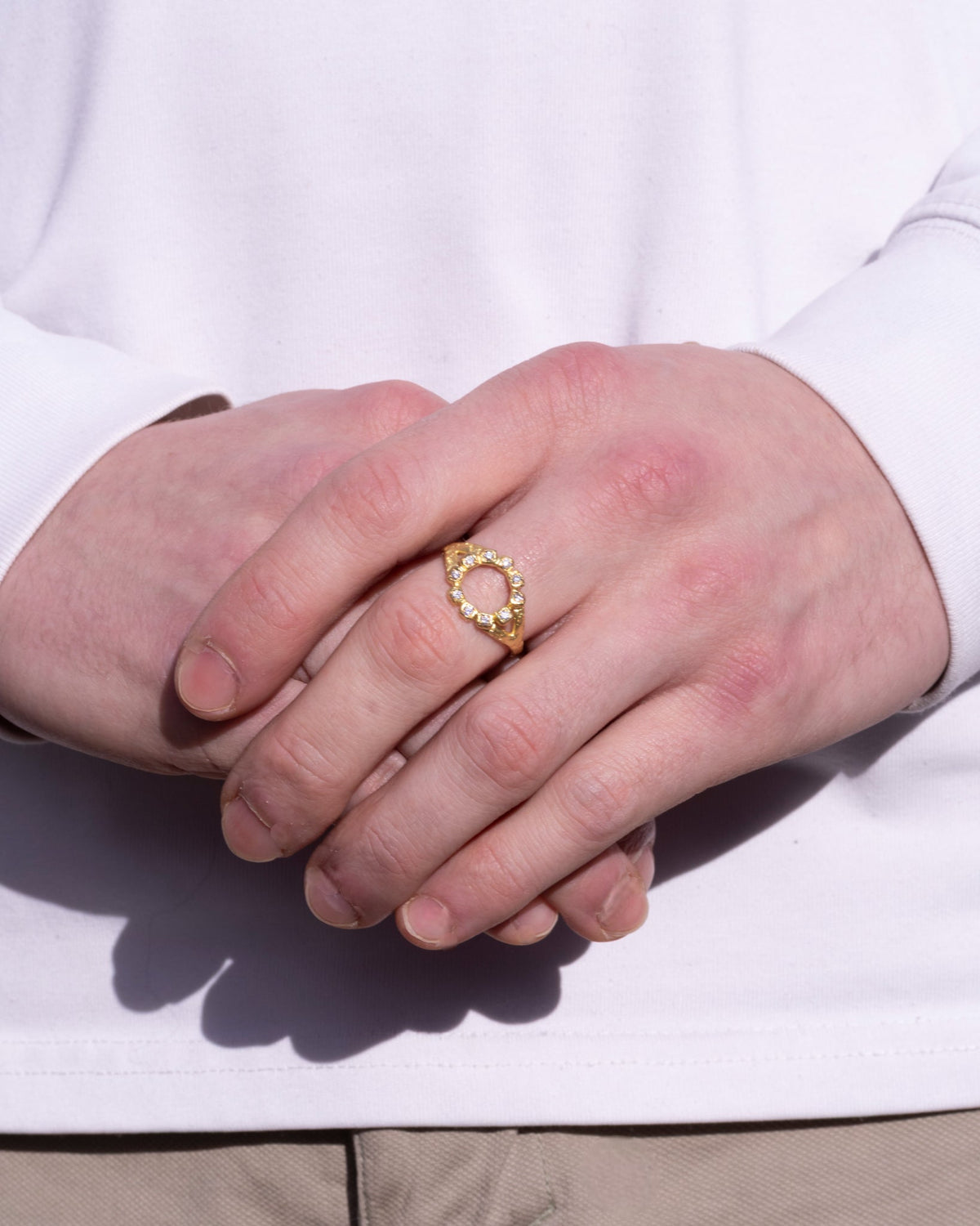 Zarter Kreis-Ring aus 750 Gold mit Brillanten (0.20 ct) - Goldschmiede Krack