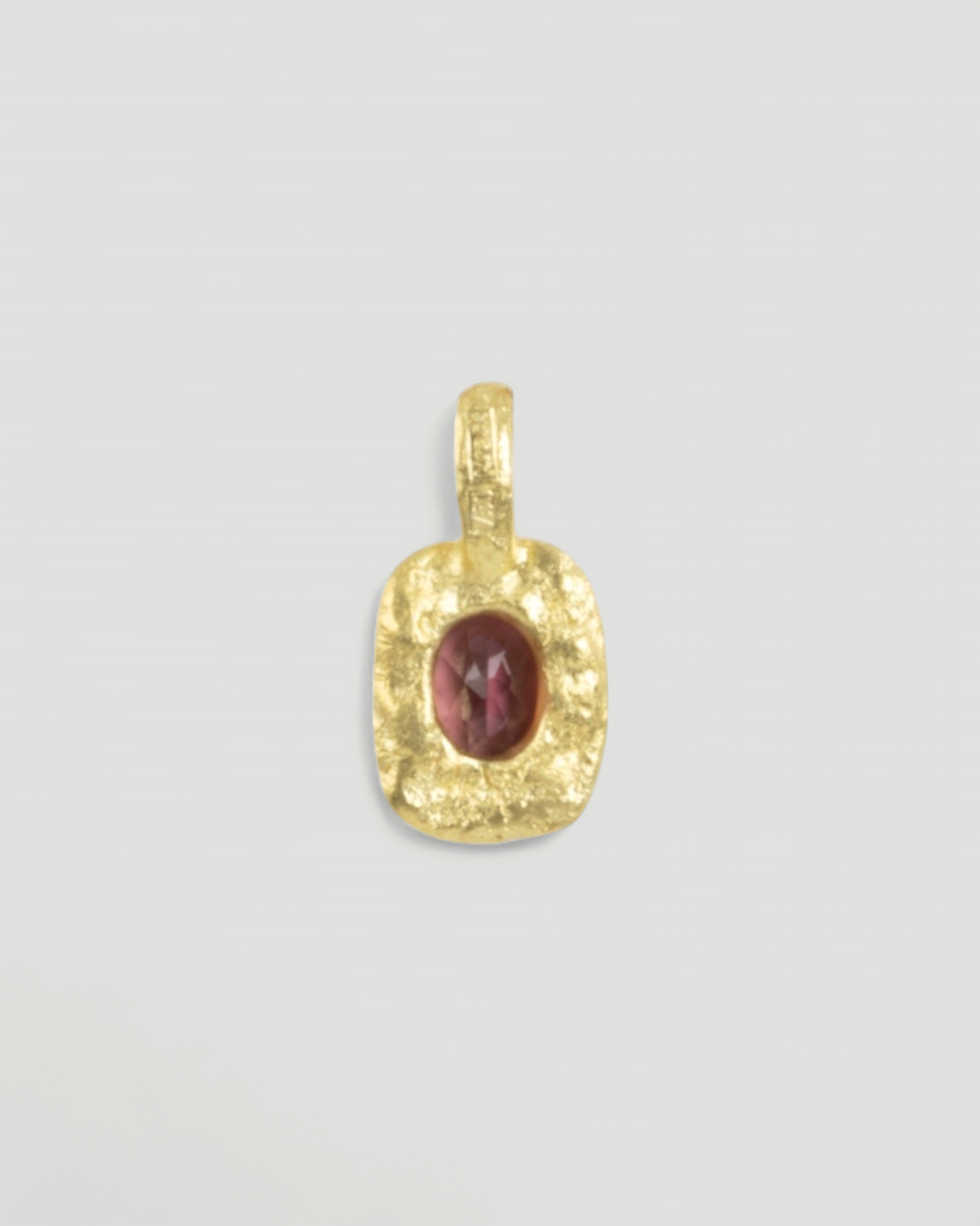 Organisch-eckiger 750 Goldanhänger mit rotem Turmalin (0.69 ct) - Goldschmiede Krack