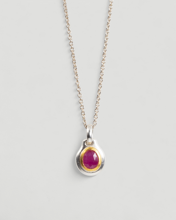 Rubin-Anhänger aus 925 Silber mit Goldfassung - Bundle mit Kette