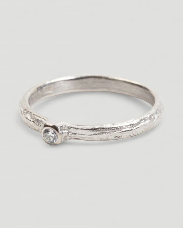 Zarter Bark 750 Weißgoldring mit Brillant (0.05 ct) - Goldschmiede Krack