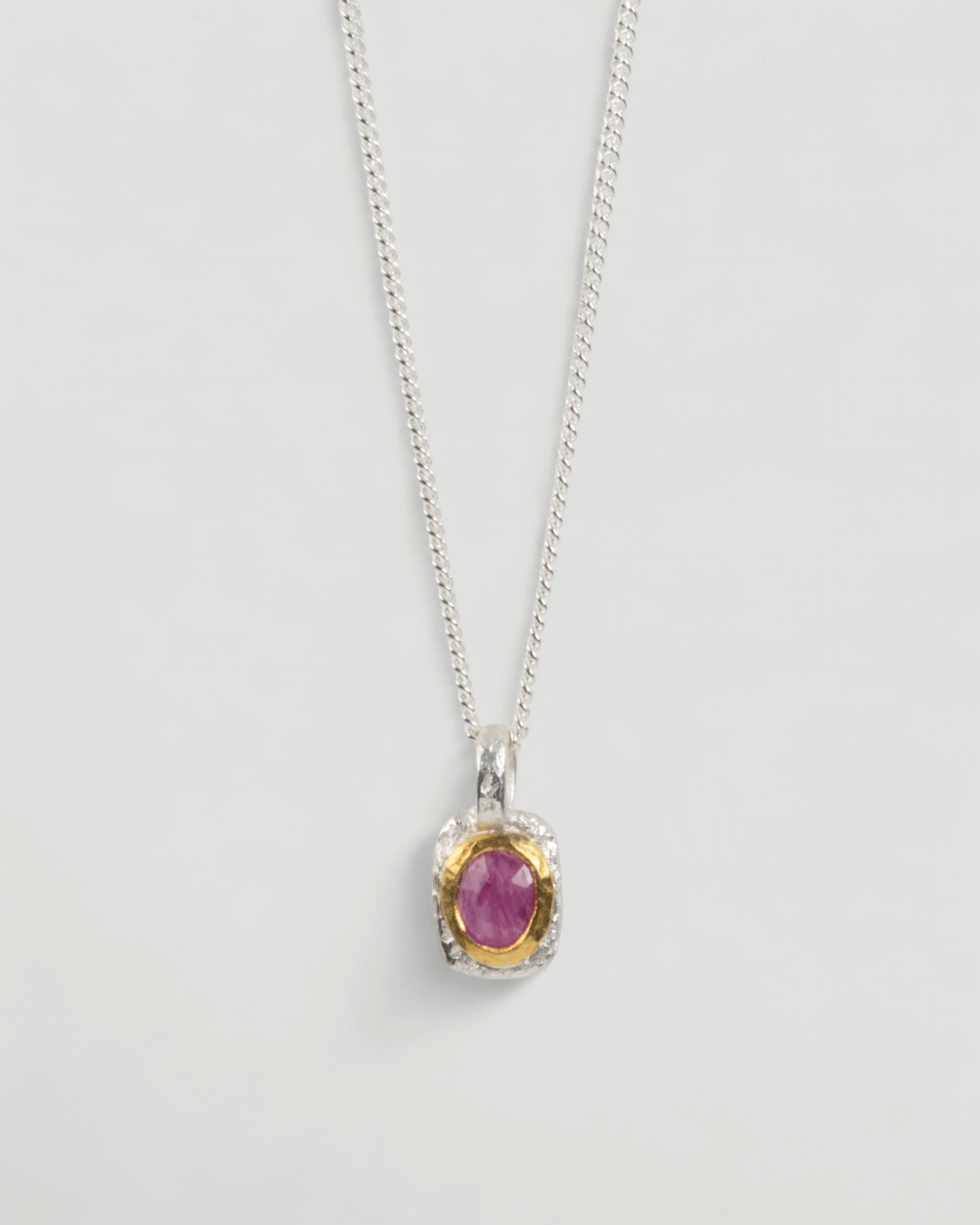 925 Silber Anhänger mit pinkem Rubin (0,80 ct), 999 Feingold und Silberkette - Goldschmiede Krack