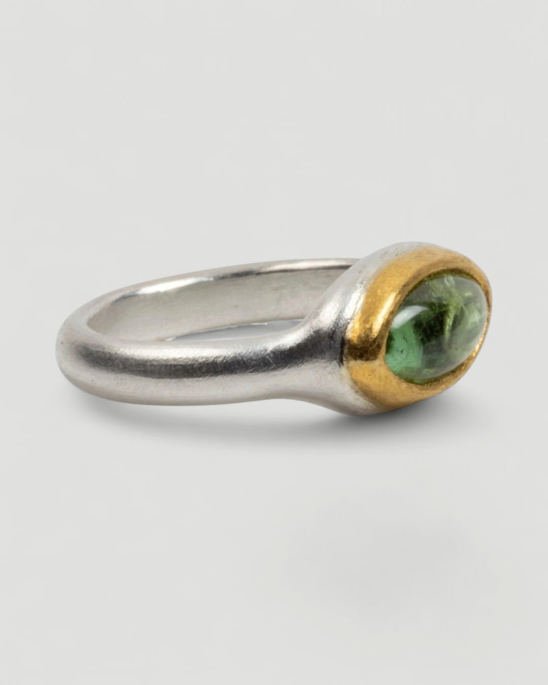 925 Silberring mit grünem Turmalin (3,35 ct) und 999 Feingold-Fassung - Goldschmiede Krack