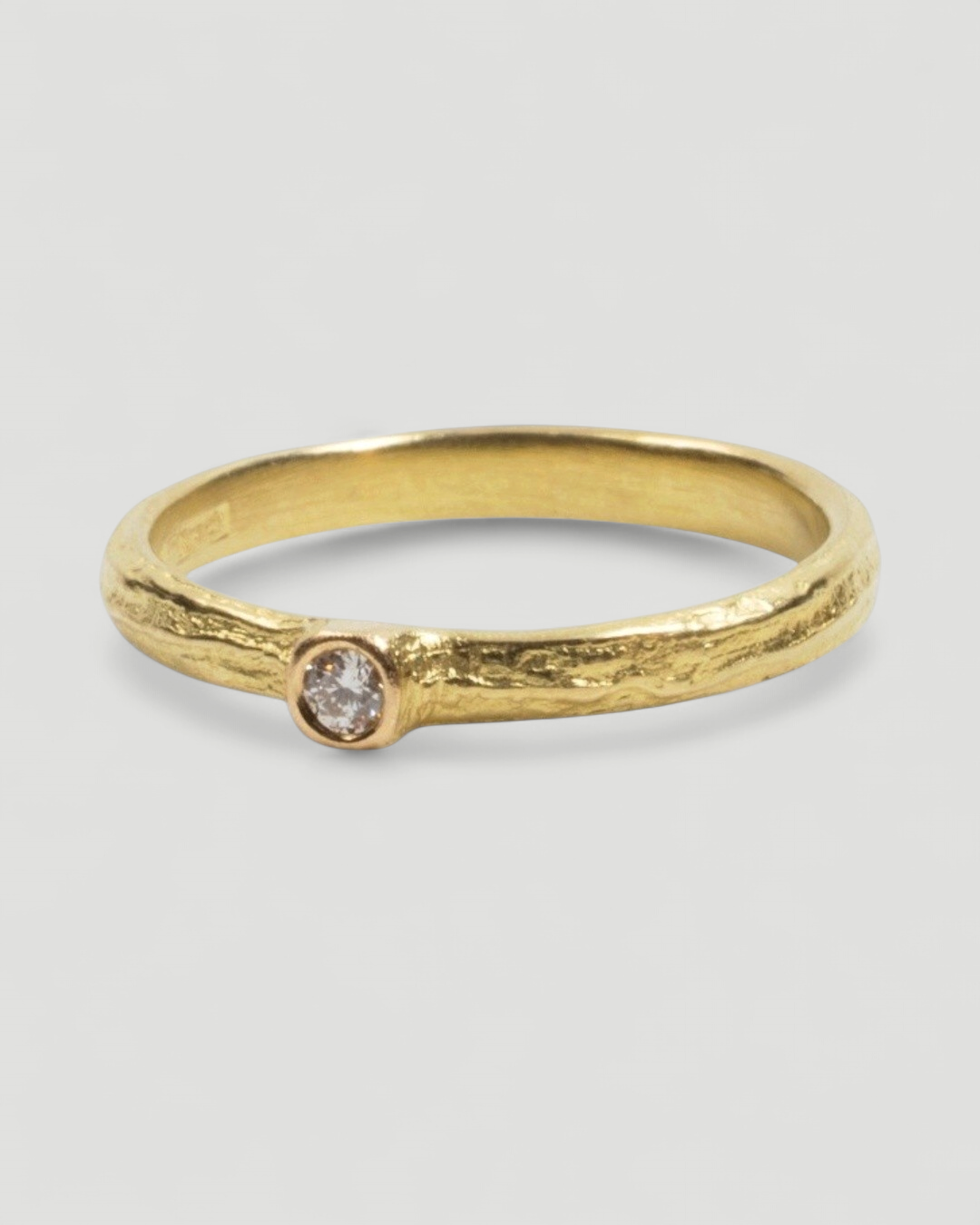 Zarter Bark 750 Gelbgold Ring mit Brillant LGD (0,07 ct) - Goldschmiede Krack
