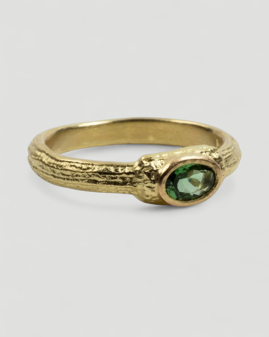 Zierlicher 750 Gelbgold Ring mit Tsavorit (0,46 ct) - Goldschmiede Krack