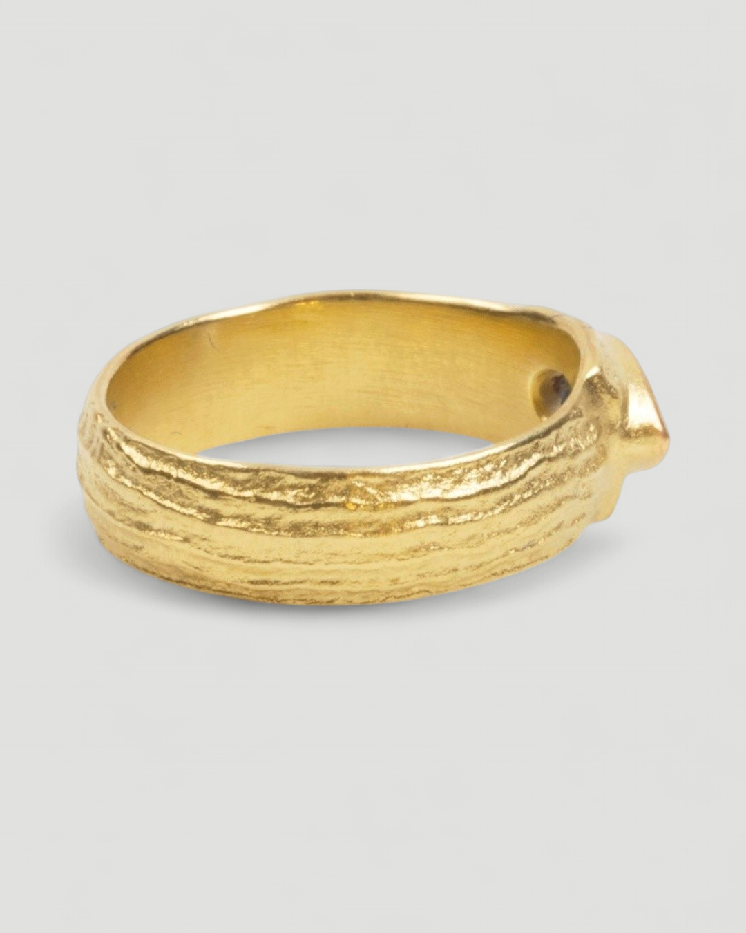 750 Gelbgold Ring mit blauem Navette-Saphir (0,77 ct) - Goldschmiede Krack