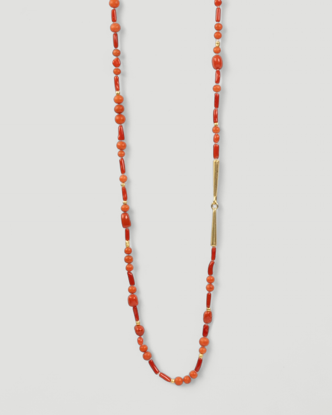 750 Gelbgold Halskette mit roter Koralle (140 ct) und Goldelementen - Goldschmiede Krack