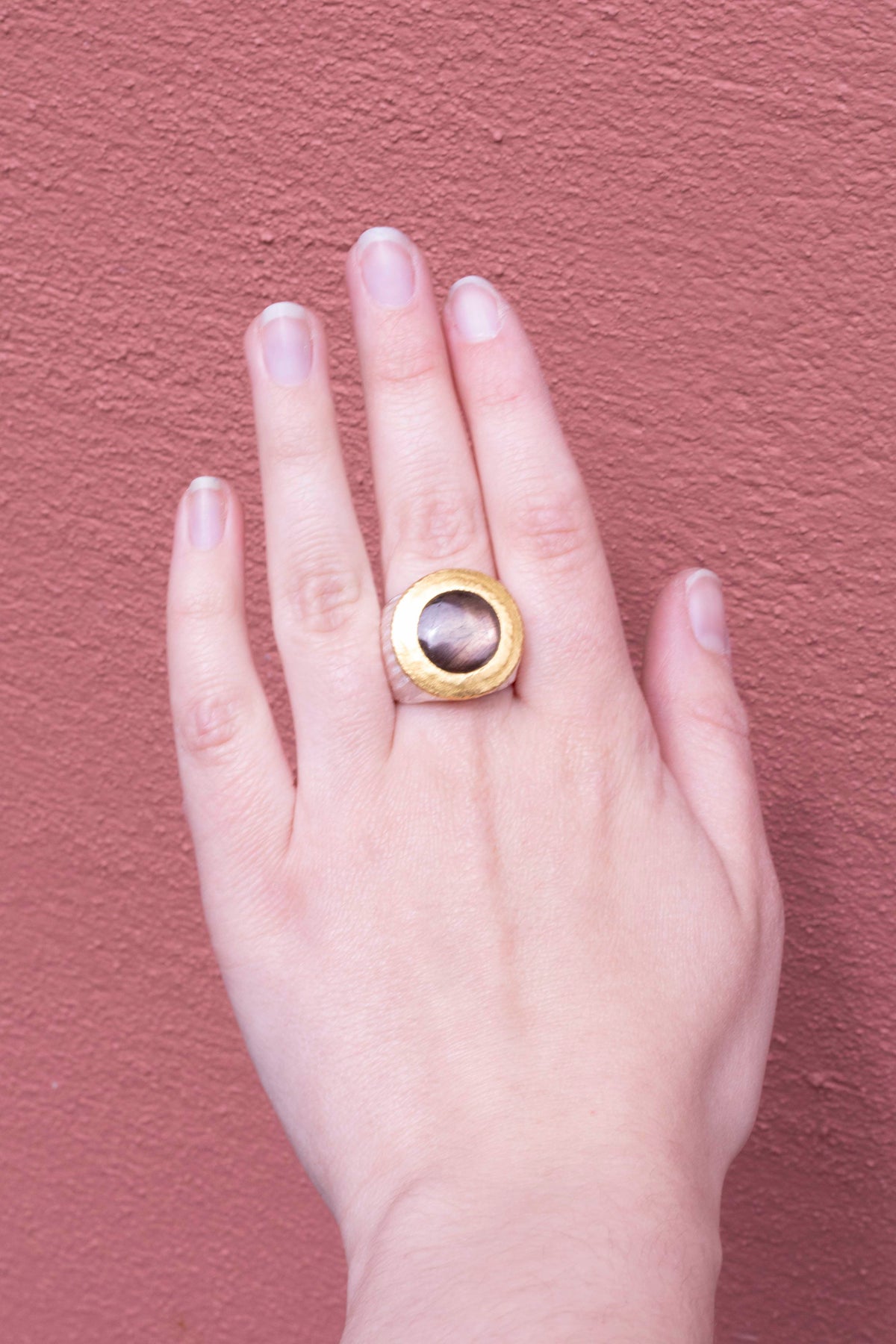 925 Silberring mit Sternsaphir (16,54 ct) und 999 Feingold - Goldschmiede Krack