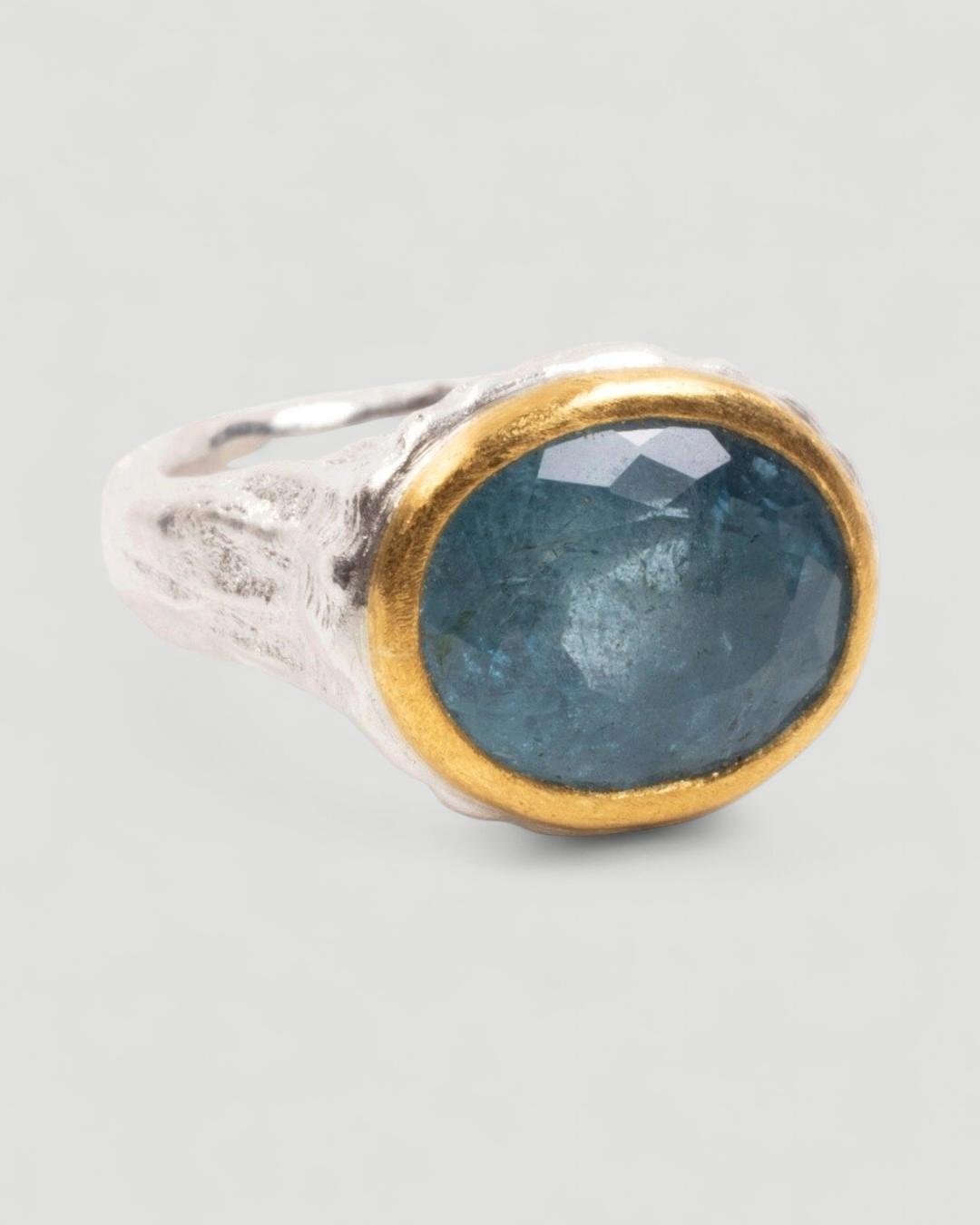 925 Silberring mit blauem Aquamarin (10,67 ct) und 999 Feingold-Fassung - Goldschmiede Krack