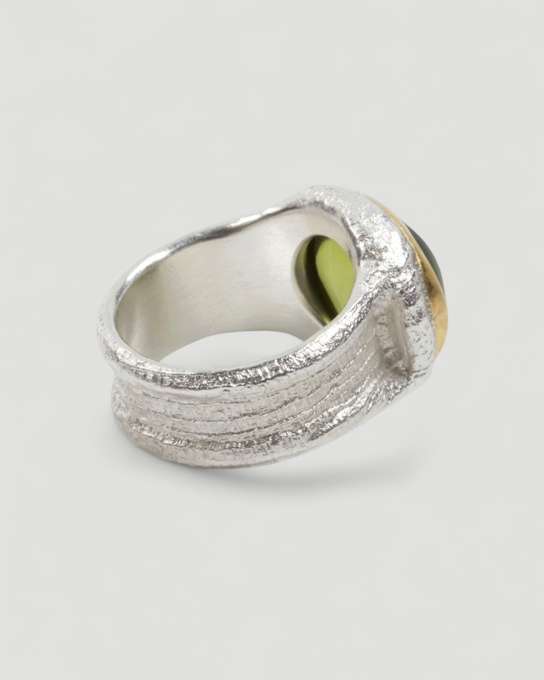 925 Silberring mit grünem Peridot (13,27 ct) und 999 Feingold-Fassung - Goldschmiede Krack