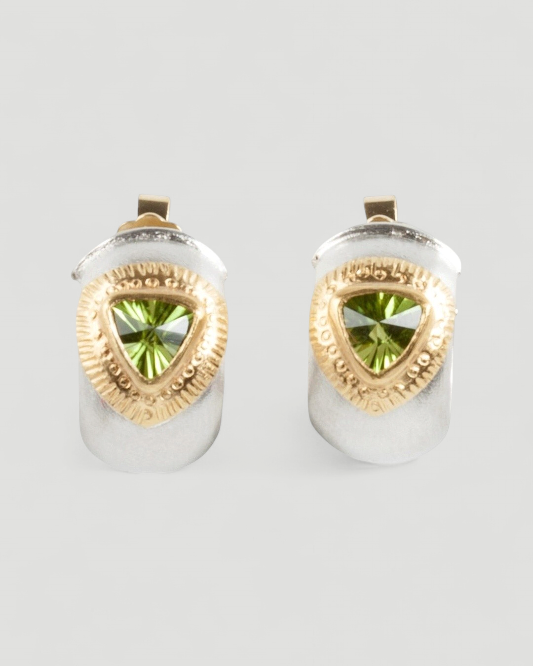 925 Silber Creolen mit grünem Peridot - Goldschmiede Krack