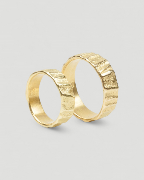 750 Gold Trauringe mit Wellenstruktur