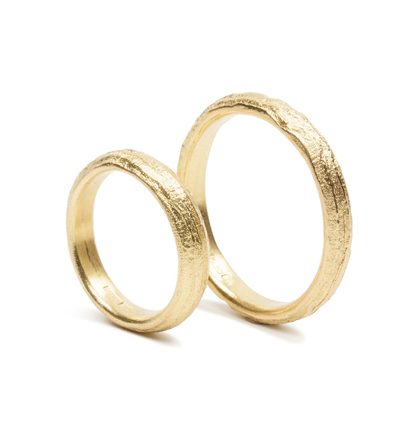 750 Gold Trauringe mit Aststruktur - Goldschmiede Krack