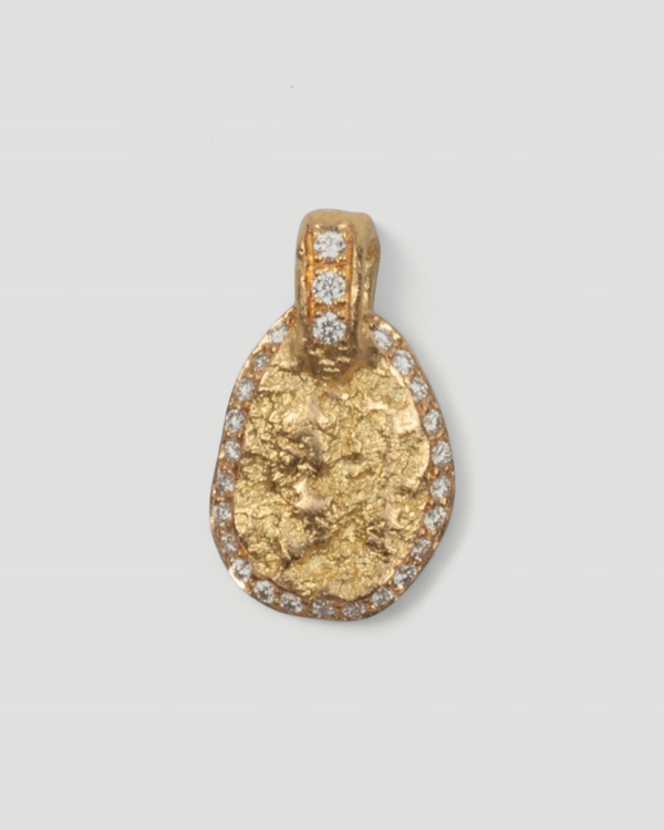 Anhänger mit Brillanten und "Nugget" Struktur - Goldschmiede Krack