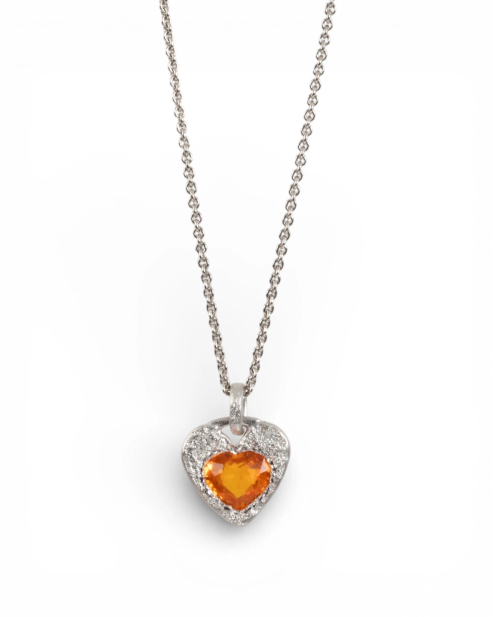 750 Weißgold Herzanhänger mit Mandarin-Granat (2,62 ct) inkl. Weißgoldkette - Goldschmiede Krack - Trauringe & Unikatschmuck aus Deidesheim
