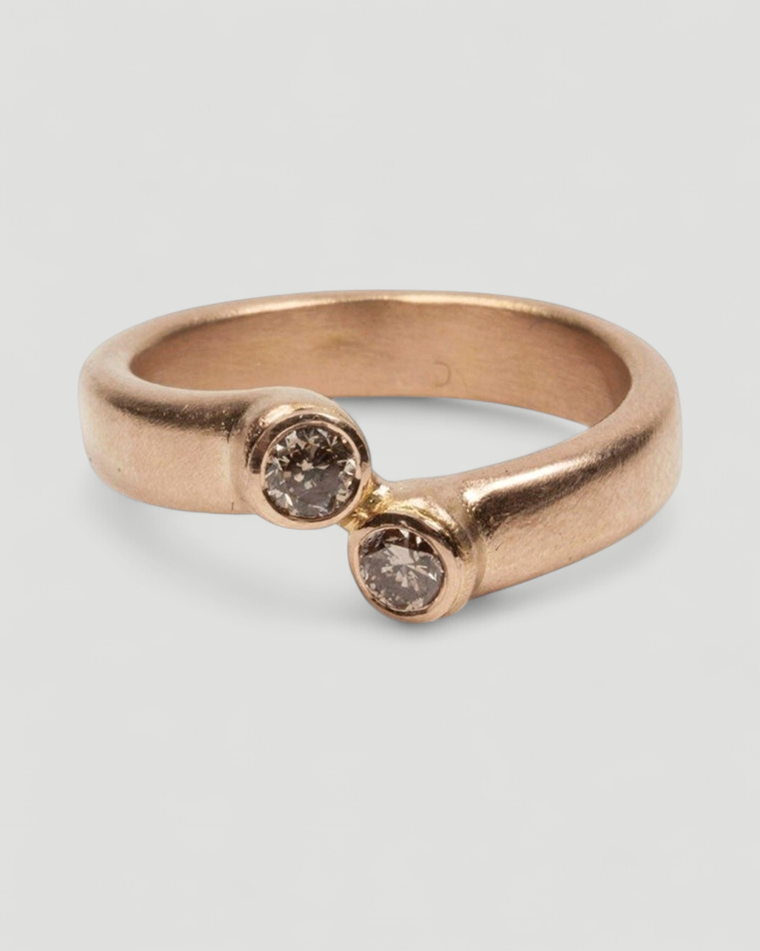 750 Rotgoldring mit braunen Vintage Brillanten - Goldschmiede Krack