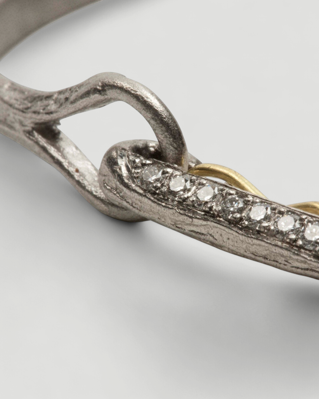Strukturiertes 950 Platinarmband mit Brillanten - Goldschmiede Krack
