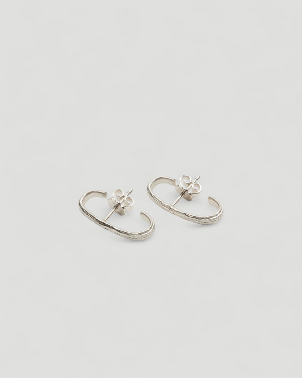 Earcuff Ohrstecker mit Bark Struktur - Goldschmiede Krack