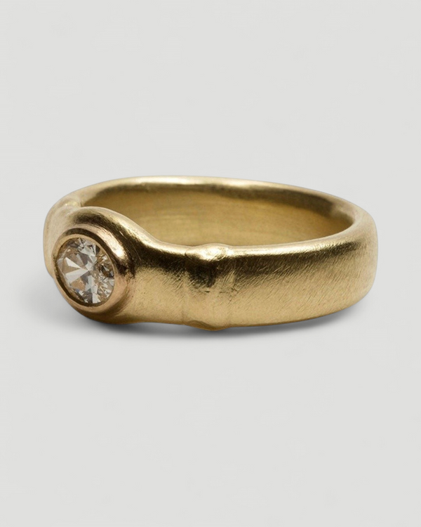 Matter 750 Goldring mit ovalem Diamant