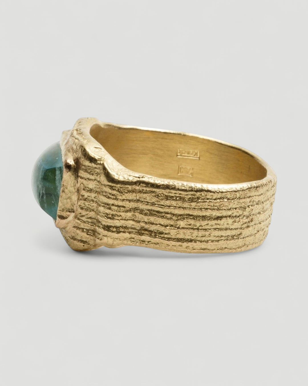 Großer 750 Goldring mit blauem antik-ovalen Aquamarin - Goldschmiede Krack