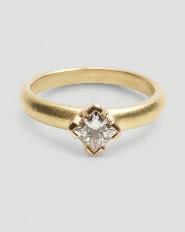 750 Gelbgoldring mit 0,54 ct Princess Diamant
