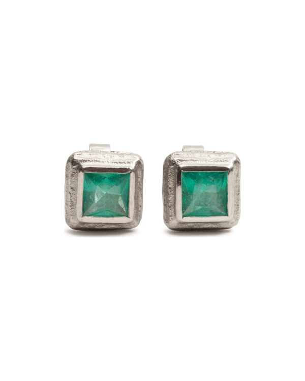 Eckige 950 Platin Ohrstecker mit grünen Smaragden - Goldschmiede Krack - Trauringe & Unikatschmuck aus Deidesheim