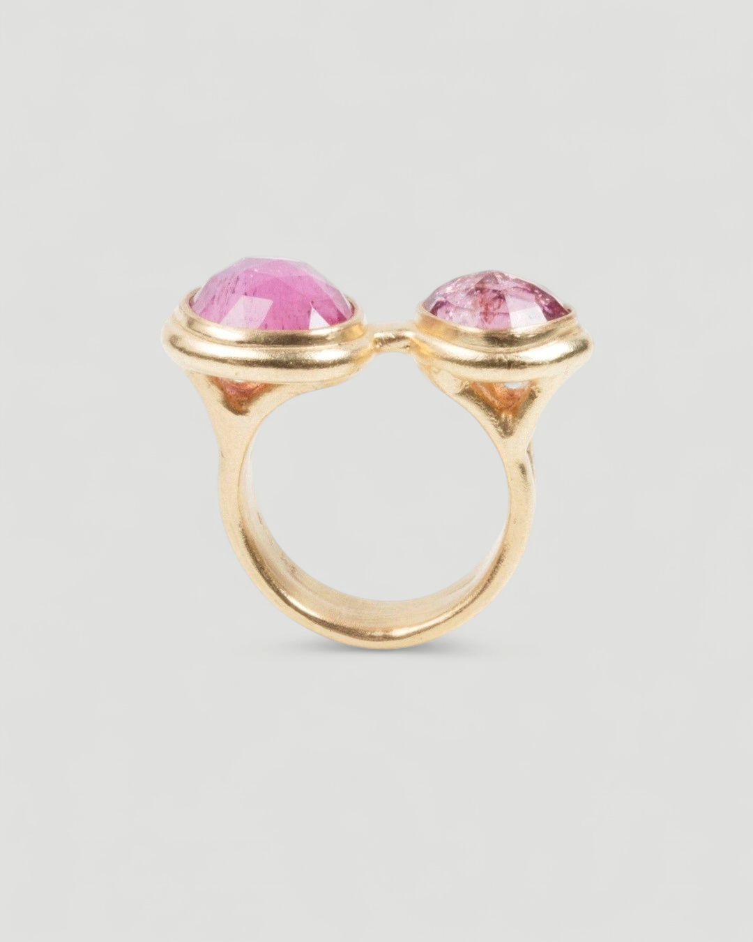 750 Goldring mit zwei rosa Turmalinen im Rosenschliff - Goldschmiede Krack