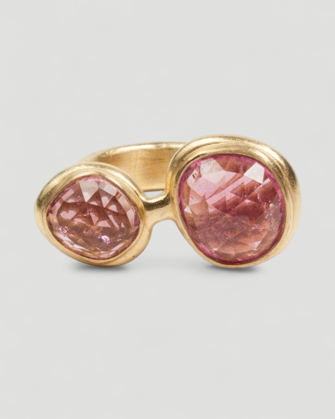 750 Goldring mit zwei rosa Turmalinen im Rosenschliff - Goldschmiede Krack