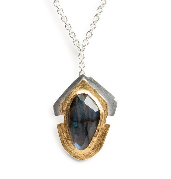 Anhänger aus 925 Silber und Feingold mit facettierten Labradorit - Goldschmiede Krack - Trauringe & Unikatschmuck aus Deidesheim