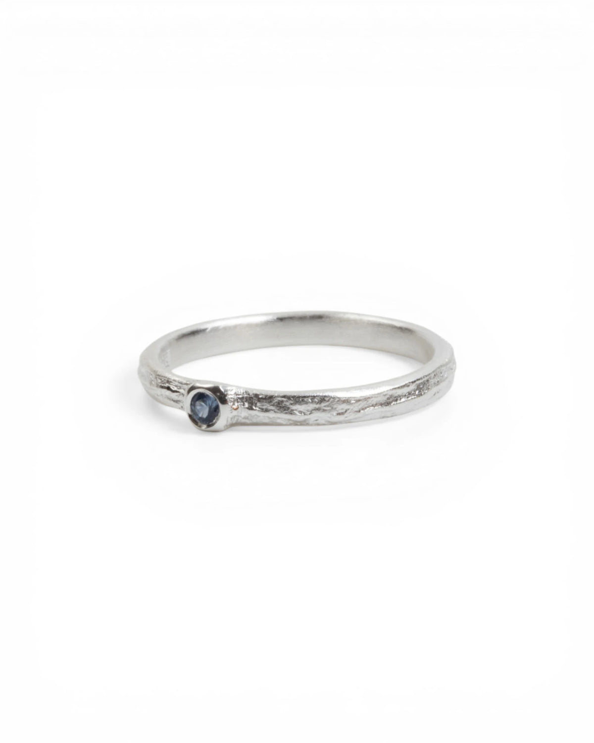 925 Silberring mit blauem Saphir (0,06 ct) - Goldschmiede Krack - Trauringe & Unikatschmuck aus Deidesheim