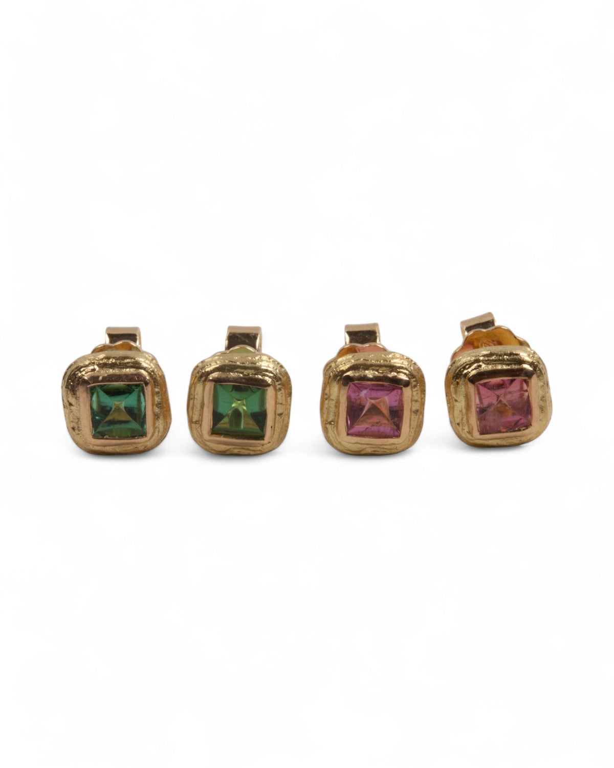 Quadratische Ohrstecker aus 750 Gold mit Edelsteinen