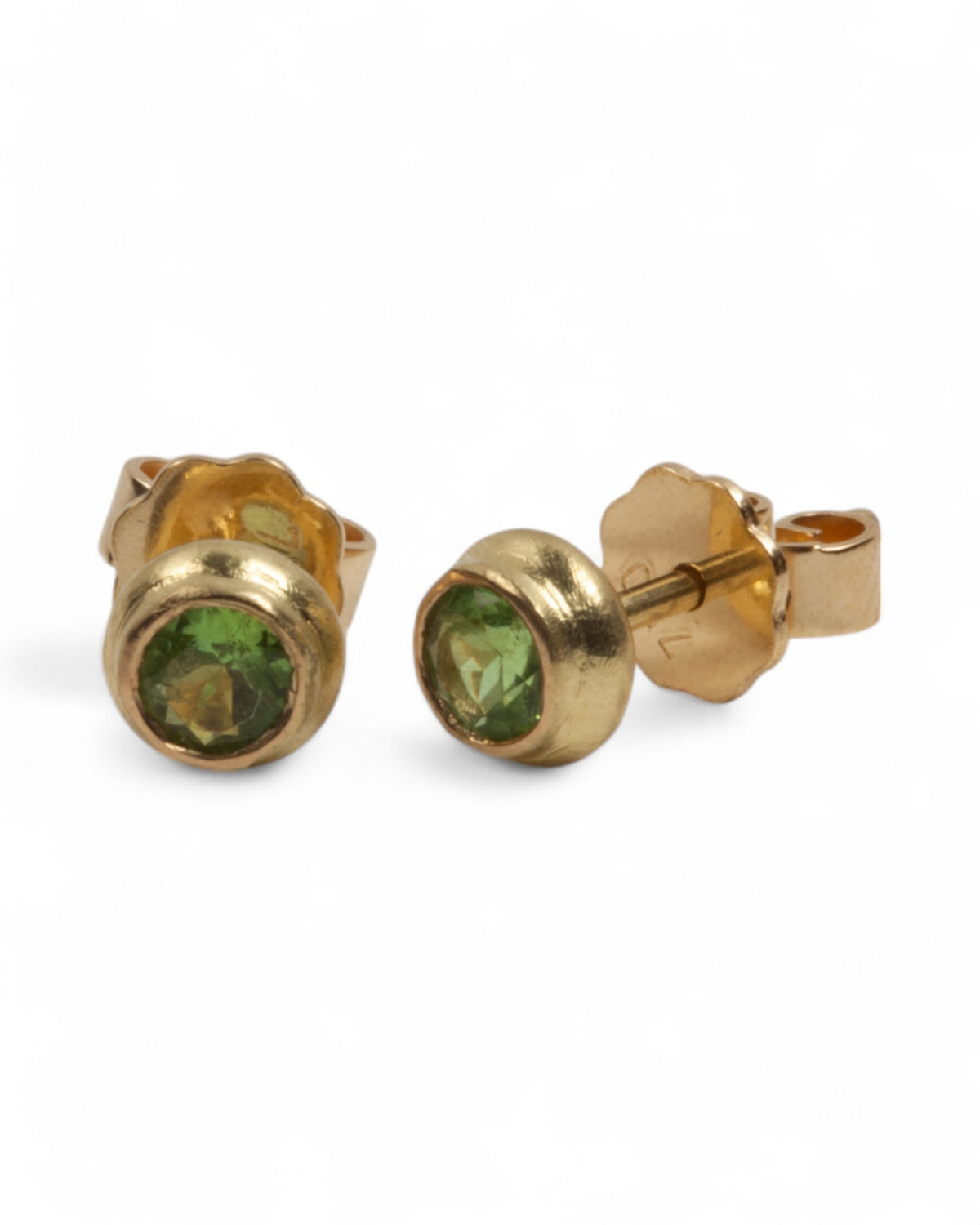 Klassische 750 Goldohrstecker mit Edelsteinen
