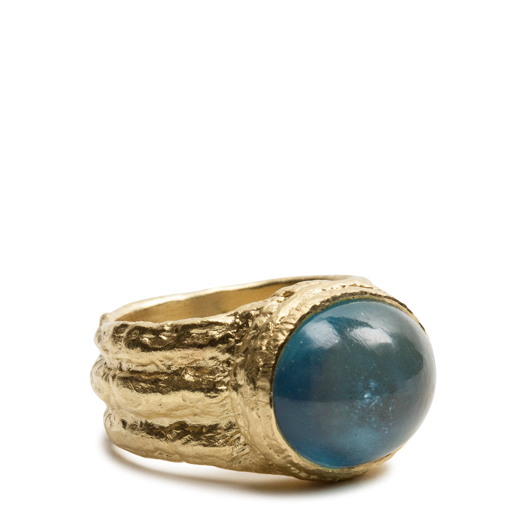 Großer 750 Goldring mit blauem Aquamarin - Goldschmiede Krack - Trauringe & Unikatschmuck aus Deidesheim
