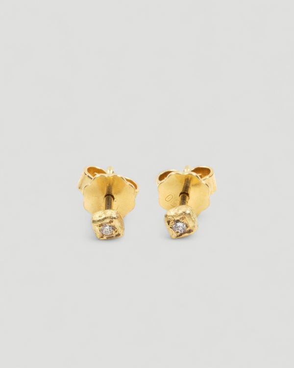 750 Goldohrstecker mit LGD Brillanten (0,02 ct)