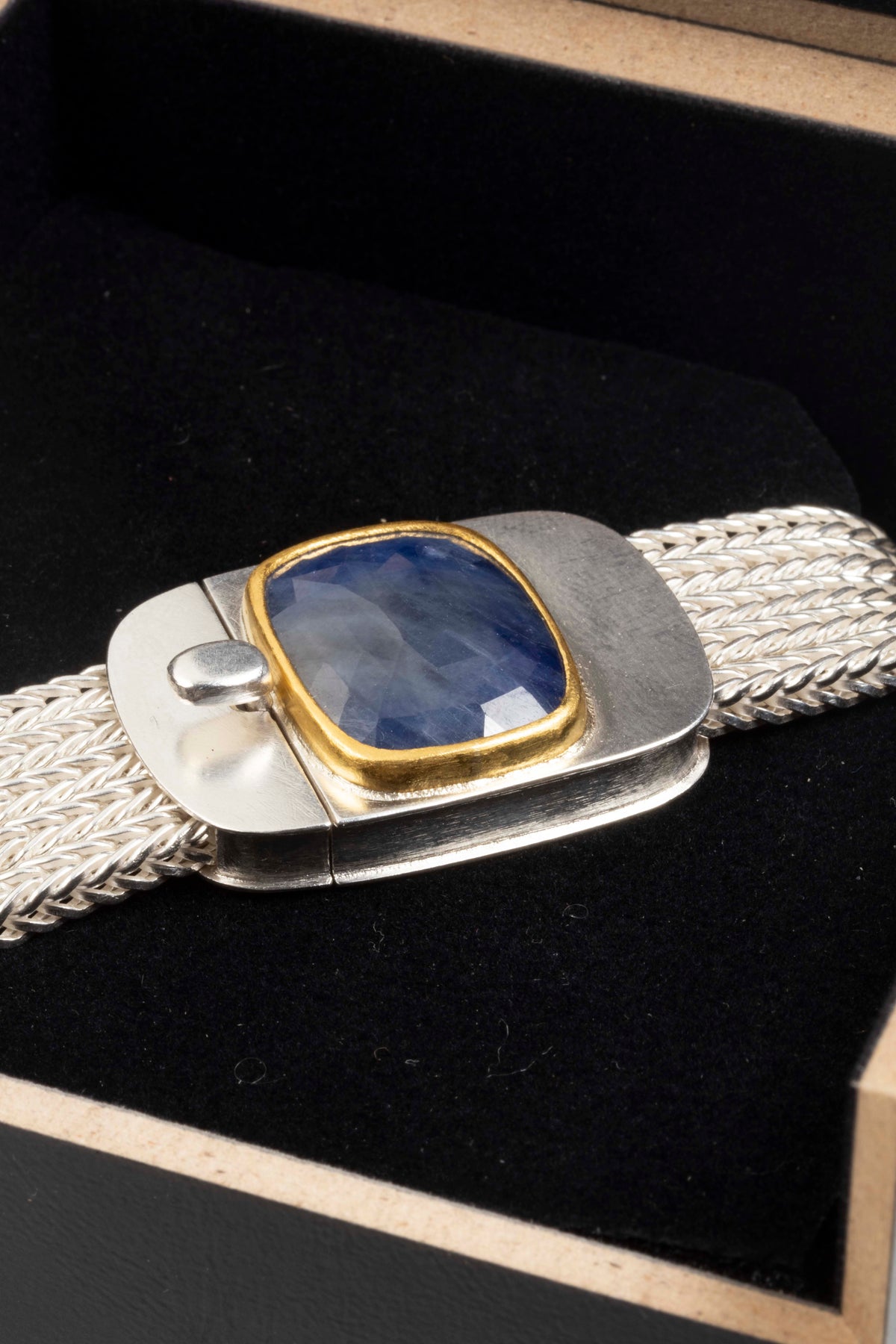 925 Silberarmband mit blauem Saphir (20,75 ct)