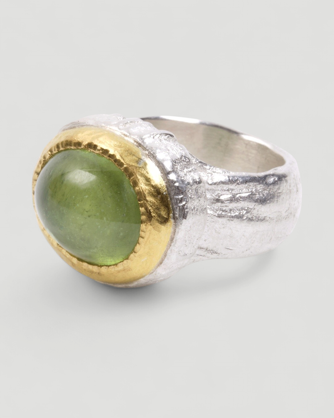 925 Silberring mit grünem Peridot (18,89 ct) und 999 Feingold-Fassung - Goldschmiede Krack