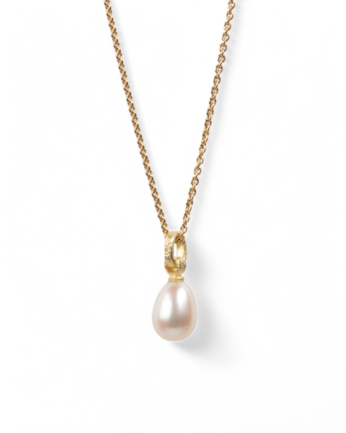 Kleiner Süßwasser-Zuchtperlen-Anhänger mit 750 Goldaufhängung und 750 Goldkette - Goldschmiede Krack - Trauringe & Unikatschmuck aus Deidesheim