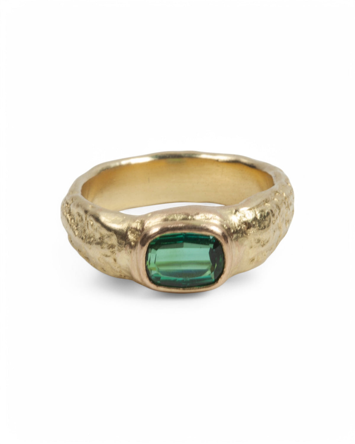 Strukturierter 750 Goldring mit grünem Turmalin (1,37 ct)