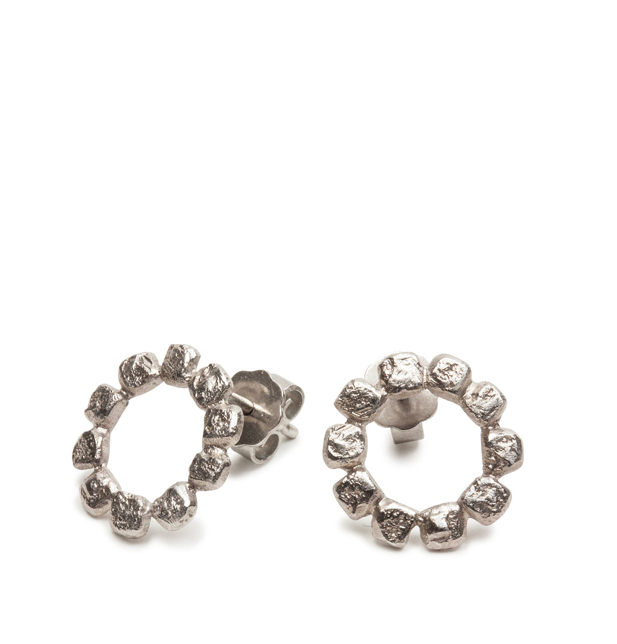 Zarter Kreis-Ohrschmuck aus 950 Platin - Goldschmiede Krack - Trauringe & Unikatschmuck aus Deidesheim