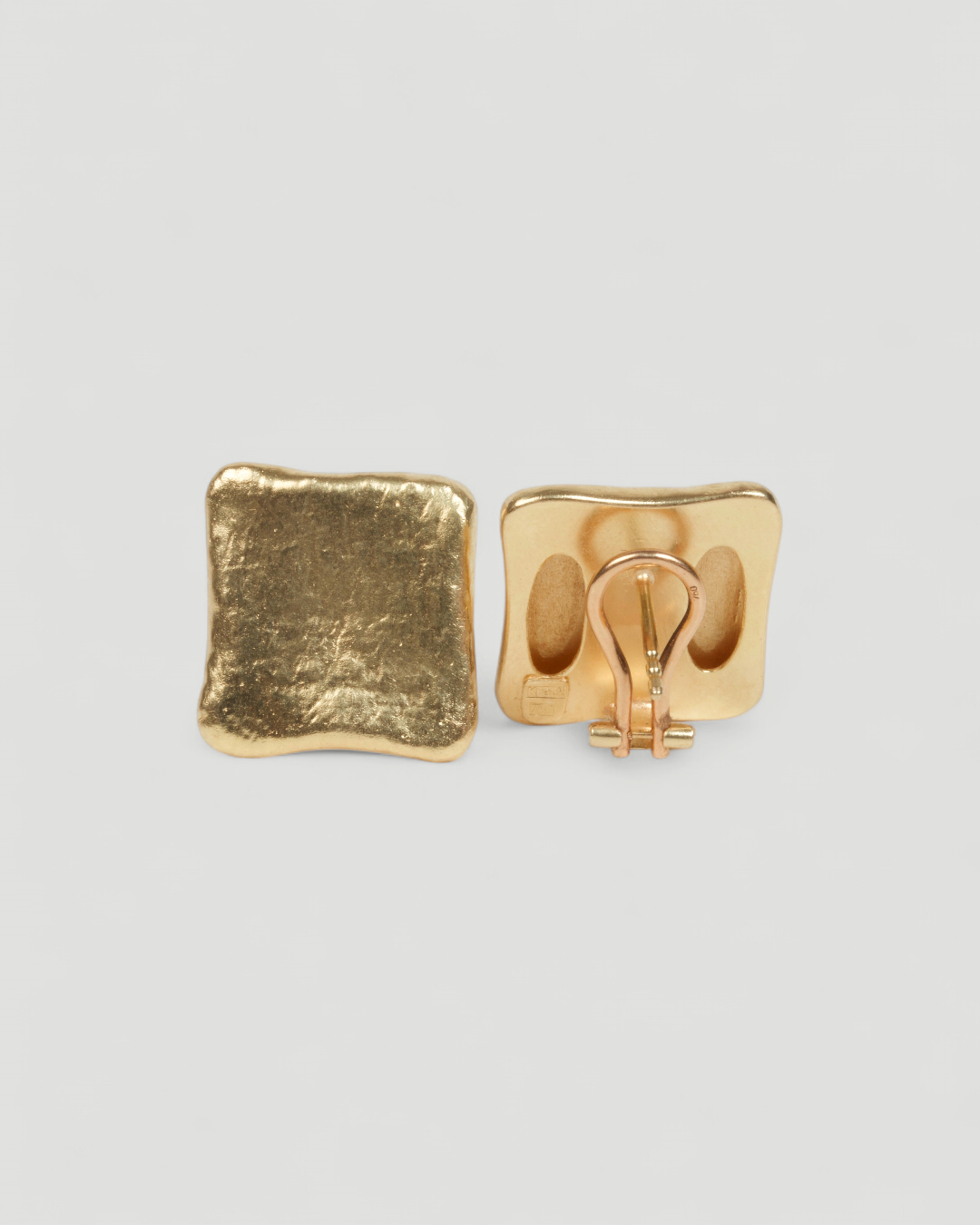 Eckiger Ohrschmuck aus 750 Gold, Rückseite mit Clipmechanik