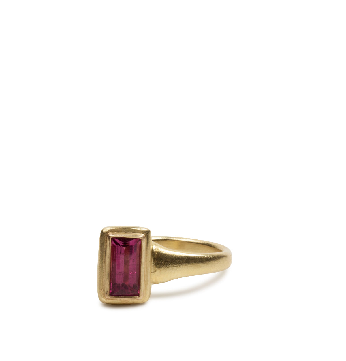 750 Goldring mit himbeerfarbenem Turmalin (1,83 ct) im Baguetteschliff - Unikat - Goldschmiede Krack - Trauringe & Unikatschmuck aus Deidesheim
