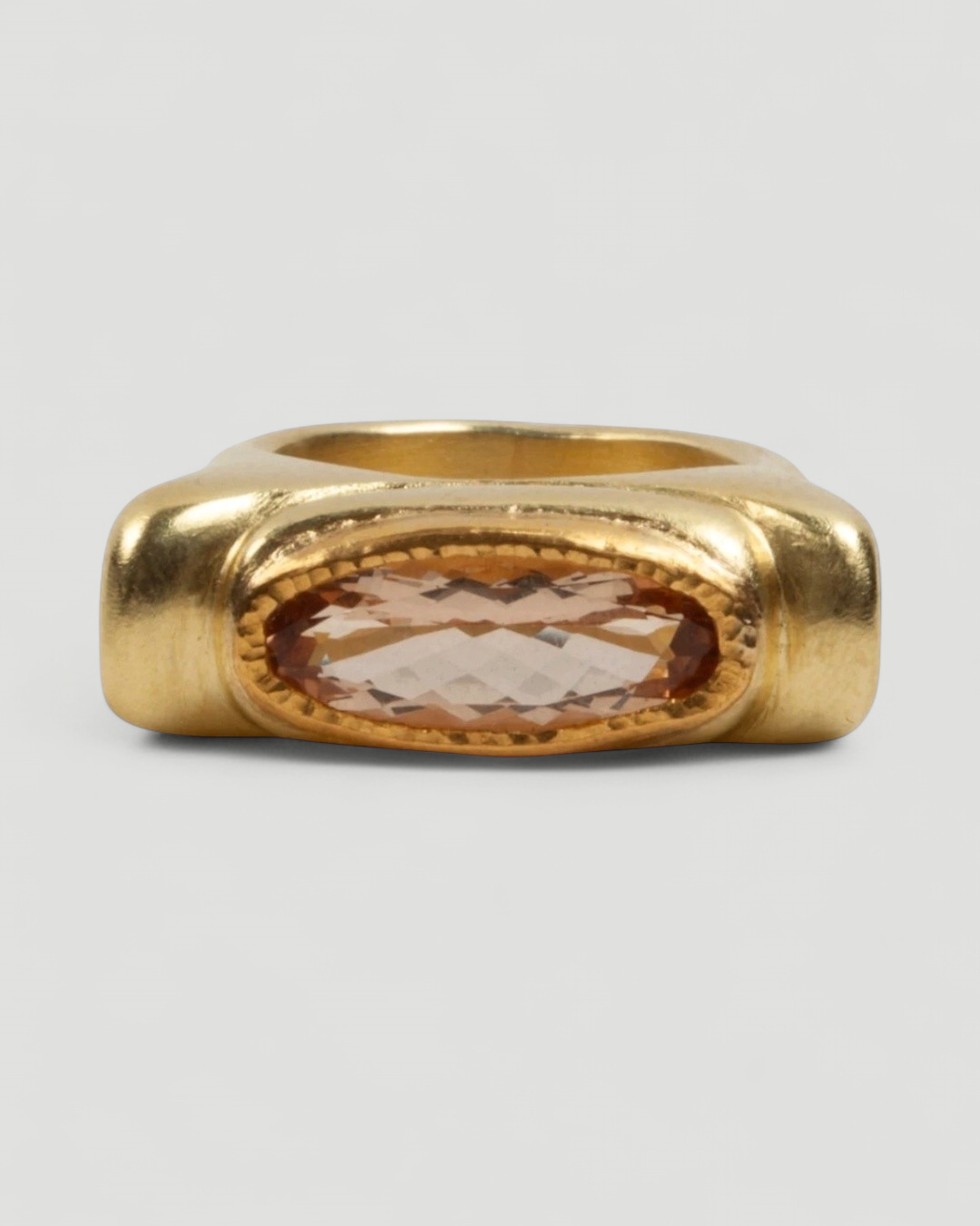 750 Goldring mit rosa Morganit (Beryll) - Goldschmiede Krack