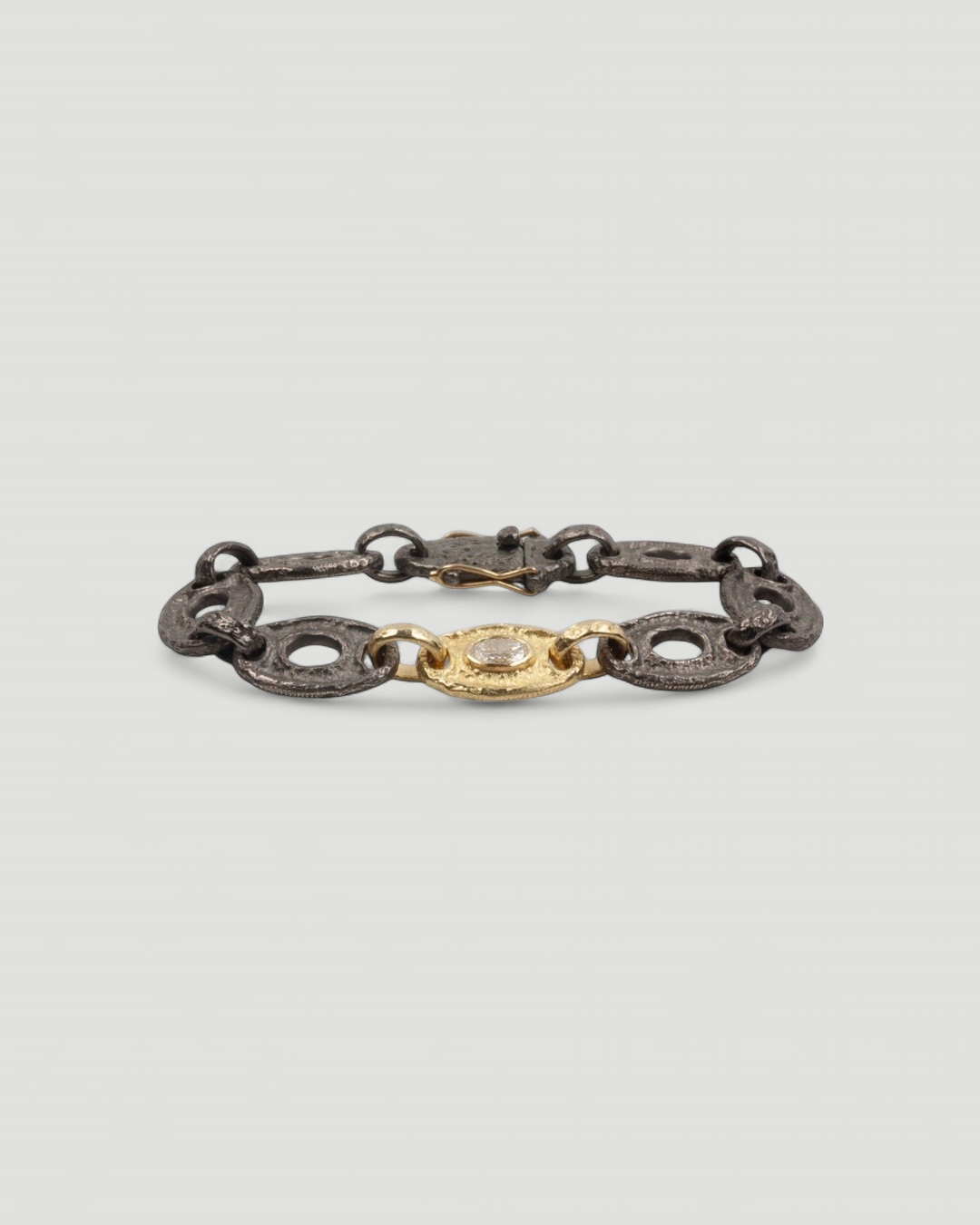 Bicolor Armband mit ovalem Diamant 0,67 ct - River - GIA-Zertifikat - Goldschmiede Krack