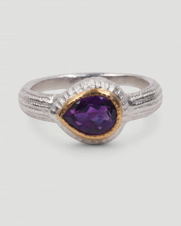 Zierlicher 925 Silberring mit lila Amethyst und Gold