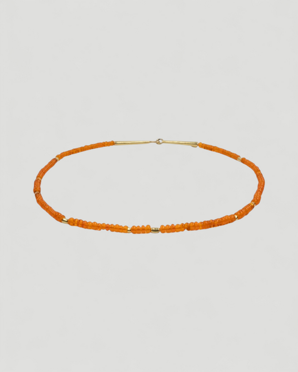 Edelsteinkette aus orangefarbenem Feueropal mit 750er Goldelementen und Hakenverschluss