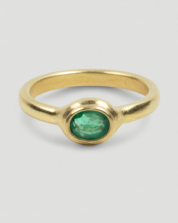 Zierlicher 750 Goldring mit Smaragd (0,52 ct) - Goldschmiede Krack